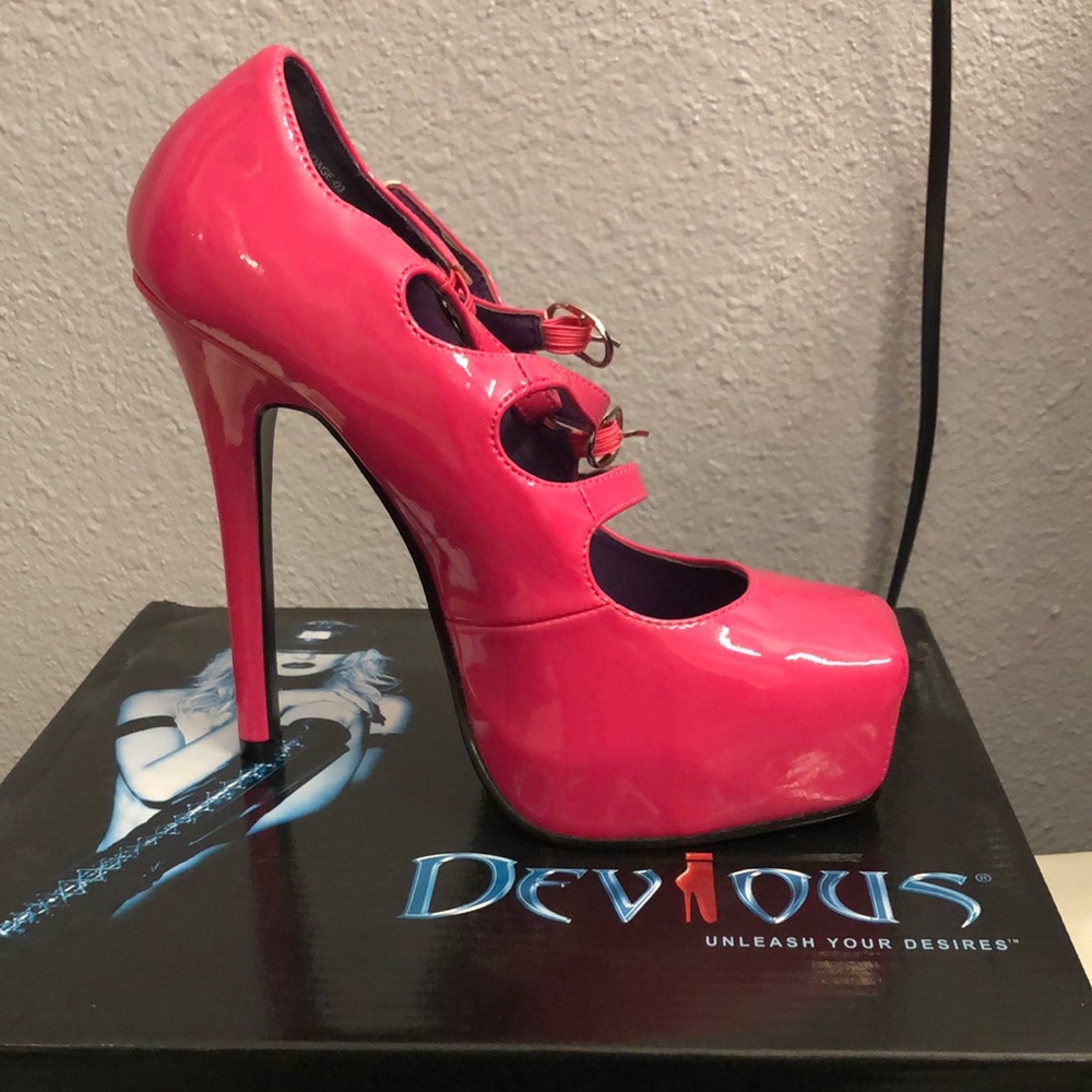 Pleaser shoes